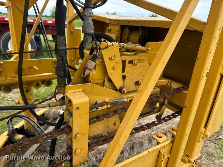 image for item DV4101 2002 Terex Bid-Well 3600 concrete screed