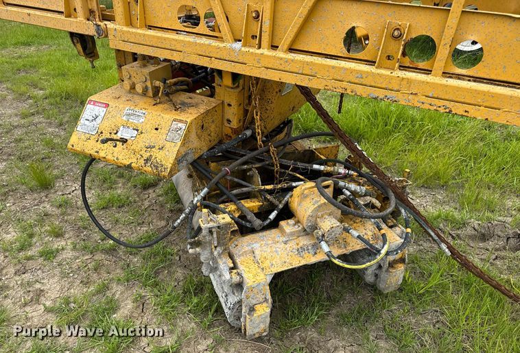 image for item DV4101 2002 Terex Bid-Well 3600 concrete screed