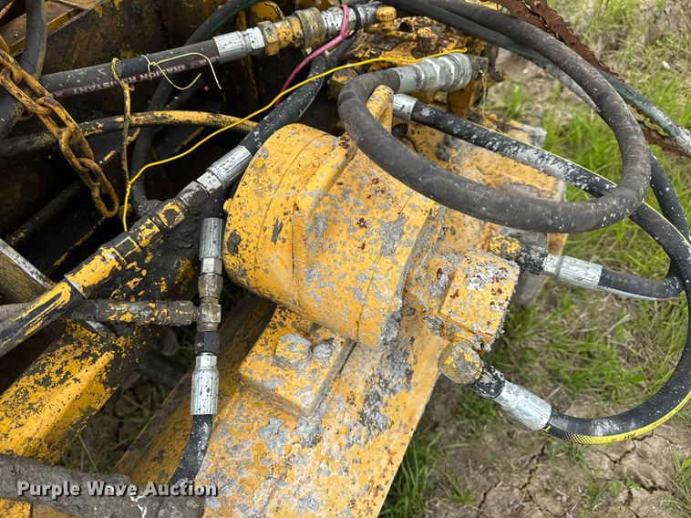 image for item DV4101 2002 Terex Bid-Well 3600 concrete screed