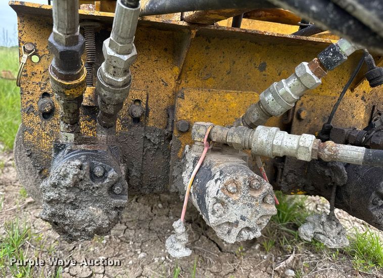 image for item DV4101 2002 Terex Bid-Well 3600 concrete screed