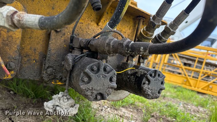 image for item DV4101 2002 Terex Bid-Well 3600 concrete screed