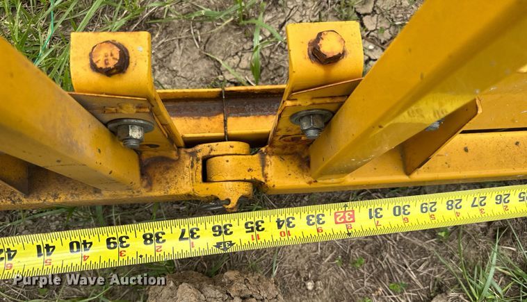 image for item DV4101 2002 Terex Bid-Well 3600 concrete screed