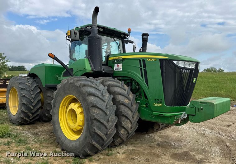 image for item DV4109 2015 John Deere 9520R Scraper Special 4WD tractor