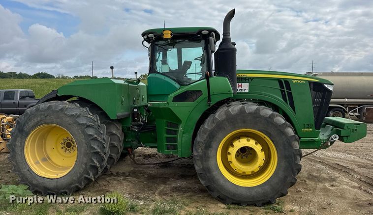 image for item DV4109 2015 John Deere 9520R Scraper Special 4WD tractor