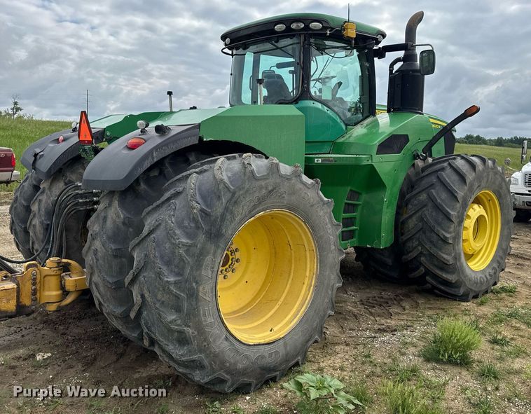 image for item DV4109 2015 John Deere 9520R Scraper Special 4WD tractor