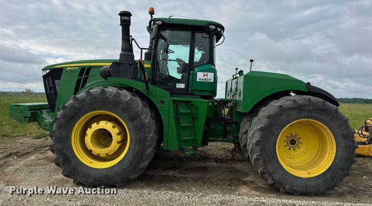 image for item DV4109 2015 John Deere 9520R Scraper Special 4WD tractor