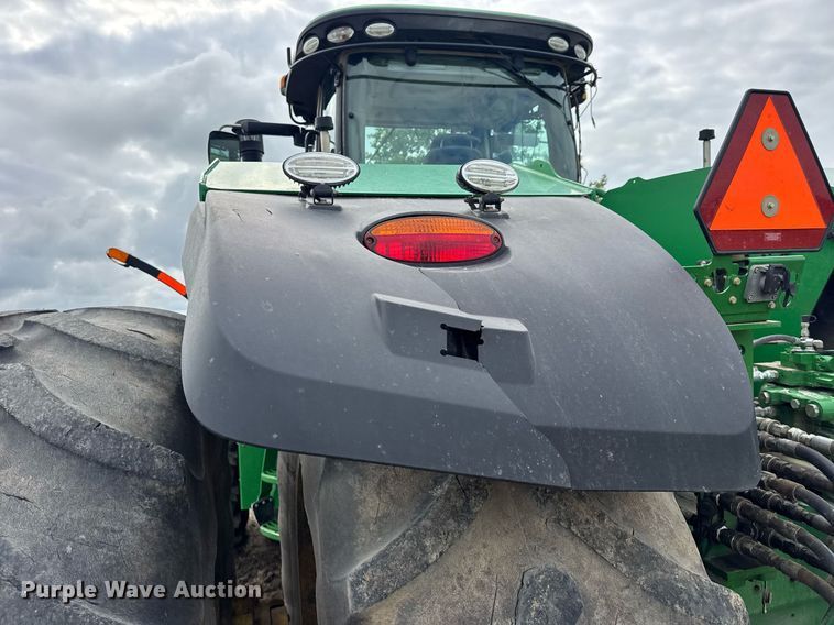 image for item DV4109 2015 John Deere 9520R Scraper Special 4WD tractor