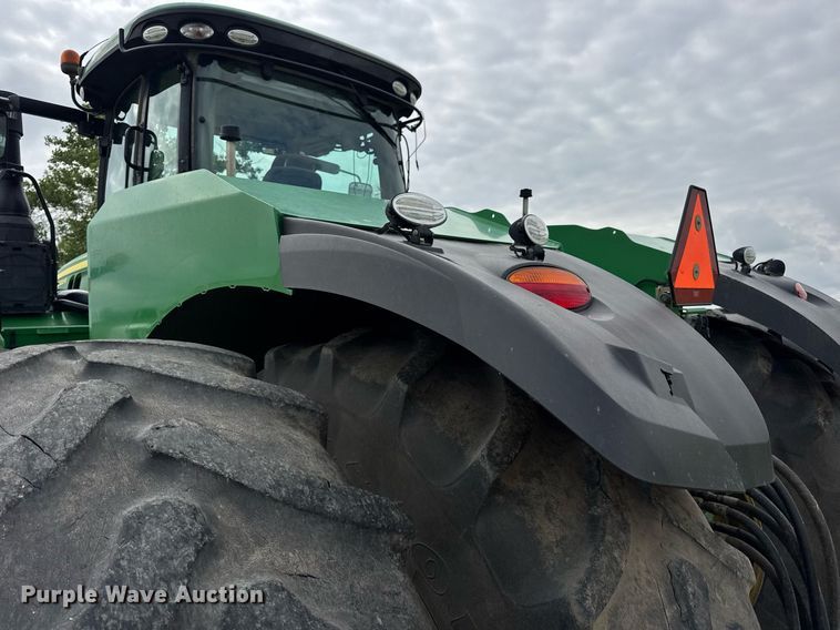 image for item DV4109 2015 John Deere 9520R Scraper Special 4WD tractor