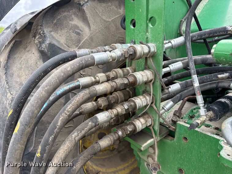 image for item DV4109 2015 John Deere 9520R Scraper Special 4WD tractor