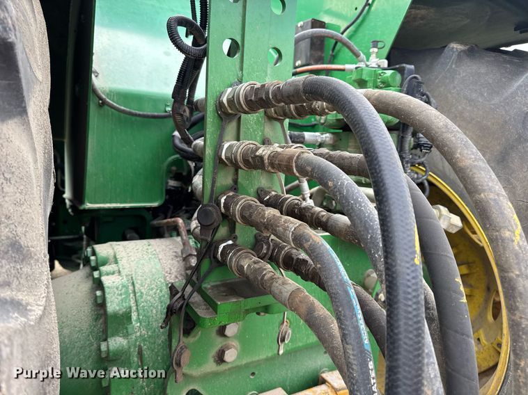 image for item DV4109 2015 John Deere 9520R Scraper Special 4WD tractor