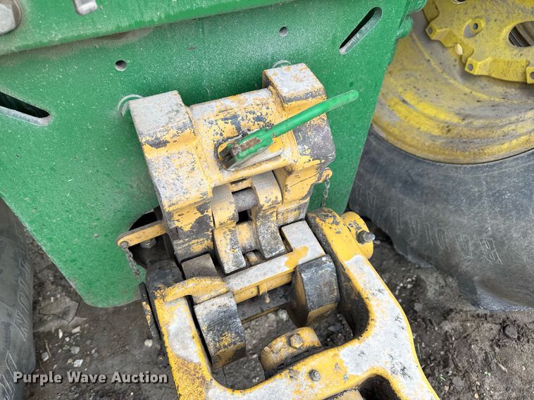 image for item DV4109 2015 John Deere 9520R Scraper Special 4WD tractor