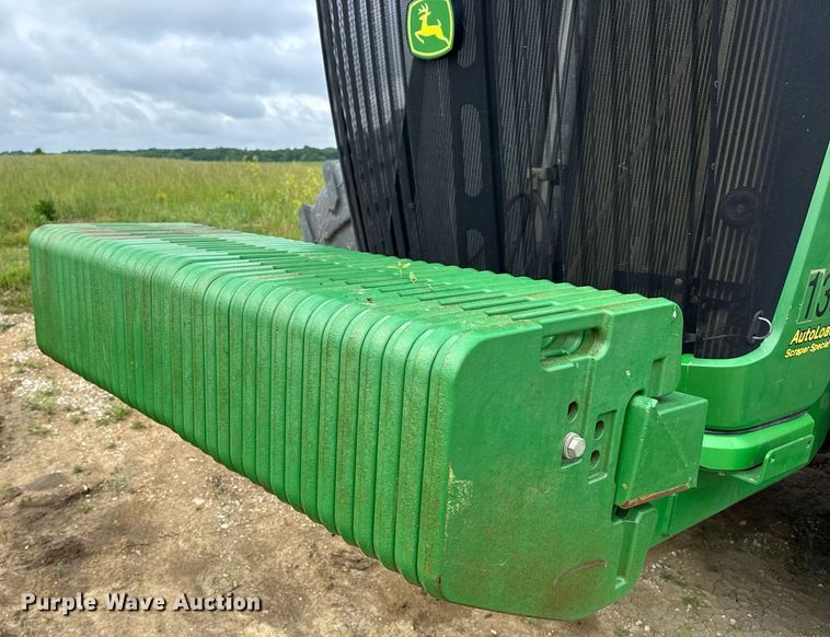 image for item DV4109 2015 John Deere 9520R Scraper Special 4WD tractor