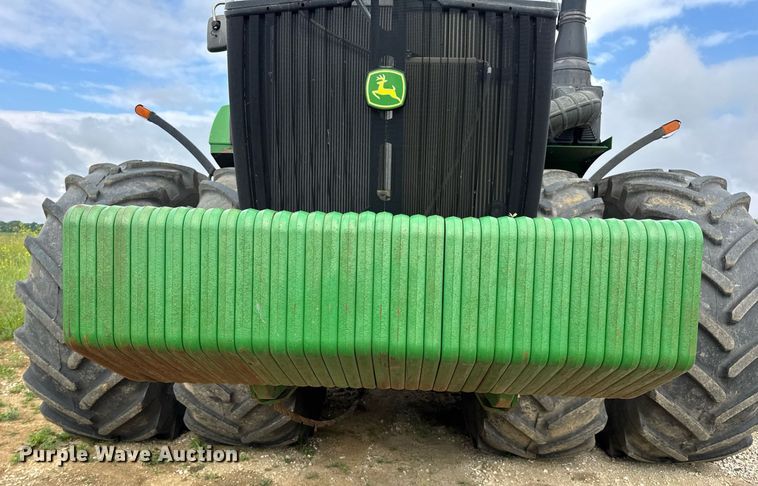 image for item DV4109 2015 John Deere 9520R Scraper Special 4WD tractor