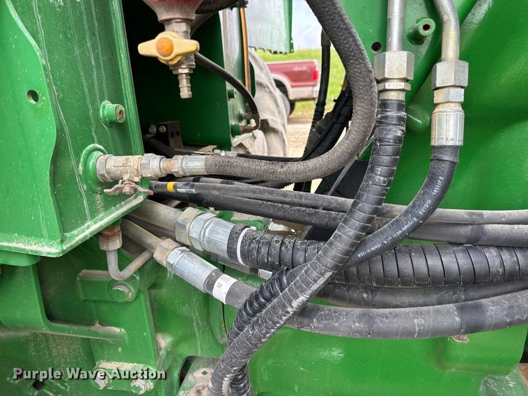 image for item DV4109 2015 John Deere 9520R Scraper Special 4WD tractor