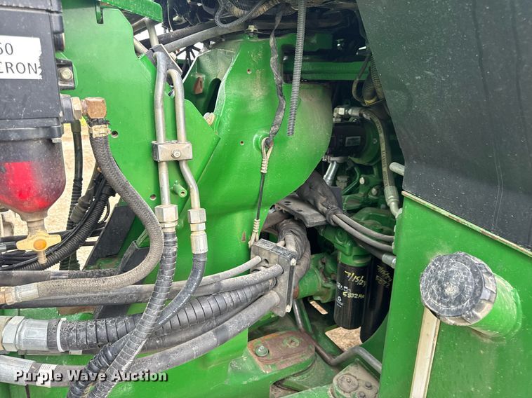 image for item DV4109 2015 John Deere 9520R Scraper Special 4WD tractor