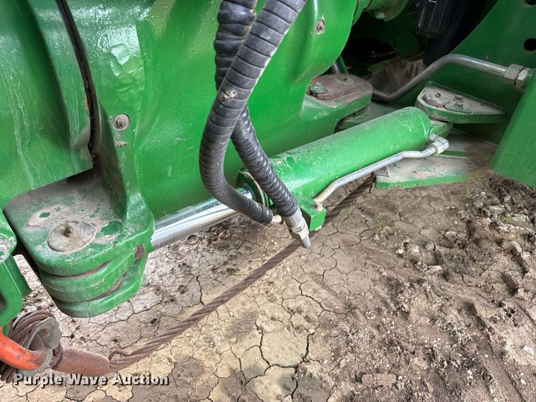 image for item DV4109 2015 John Deere 9520R Scraper Special 4WD tractor