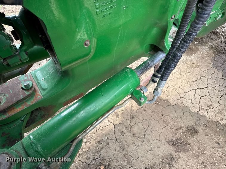 image for item DV4109 2015 John Deere 9520R Scraper Special 4WD tractor