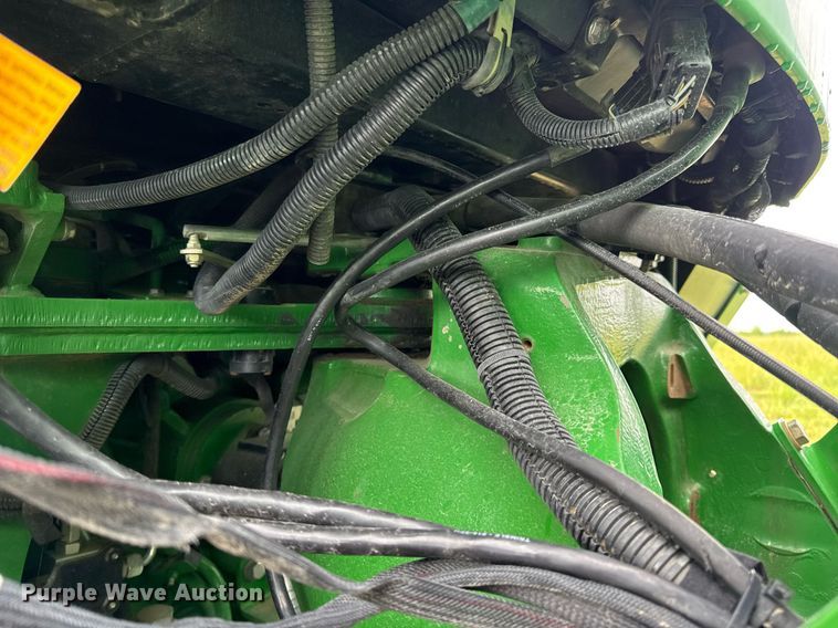 image for item DV4109 2015 John Deere 9520R Scraper Special 4WD tractor