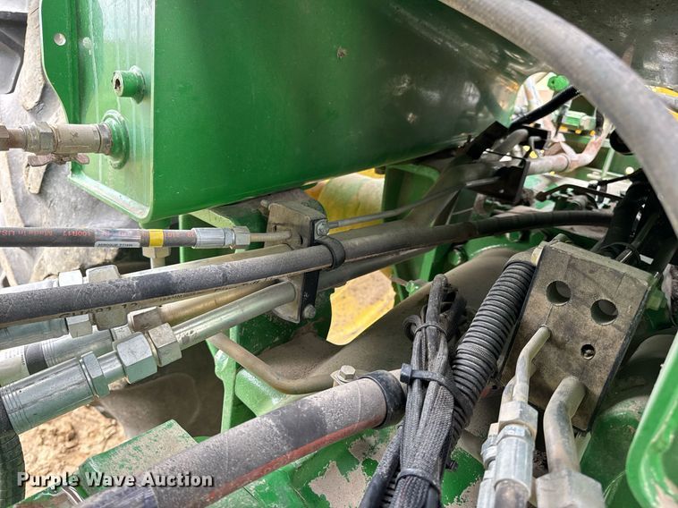 image for item DV4109 2015 John Deere 9520R Scraper Special 4WD tractor