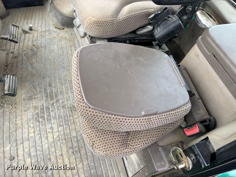 image for item DV4109 2015 John Deere 9520R Scraper Special 4WD tractor