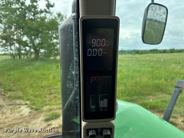 image for item DV4109 2015 John Deere 9520R Scraper Special 4WD tractor