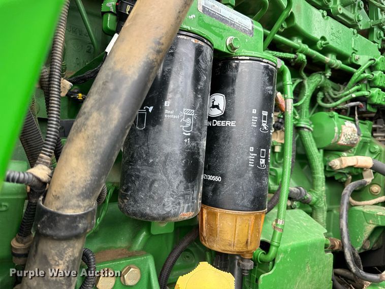 image for item DV4109 2015 John Deere 9520R Scraper Special 4WD tractor