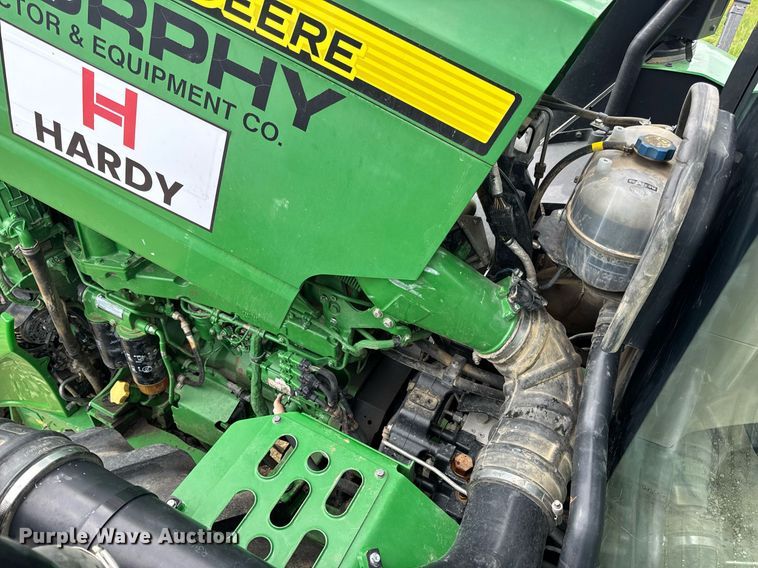 image for item DV4109 2015 John Deere 9520R Scraper Special 4WD tractor