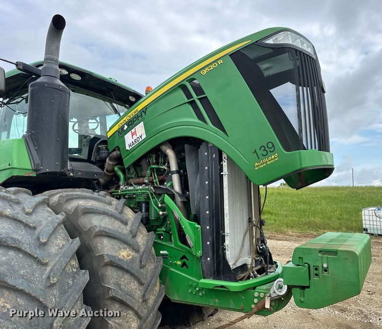 image for item DV4109 2015 John Deere 9520R Scraper Special 4WD tractor