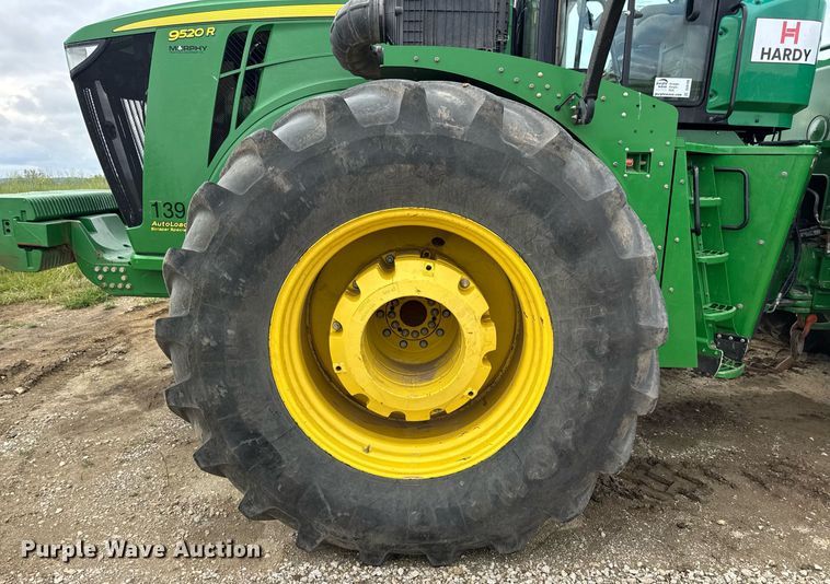 image for item DV4109 2015 John Deere 9520R Scraper Special 4WD tractor