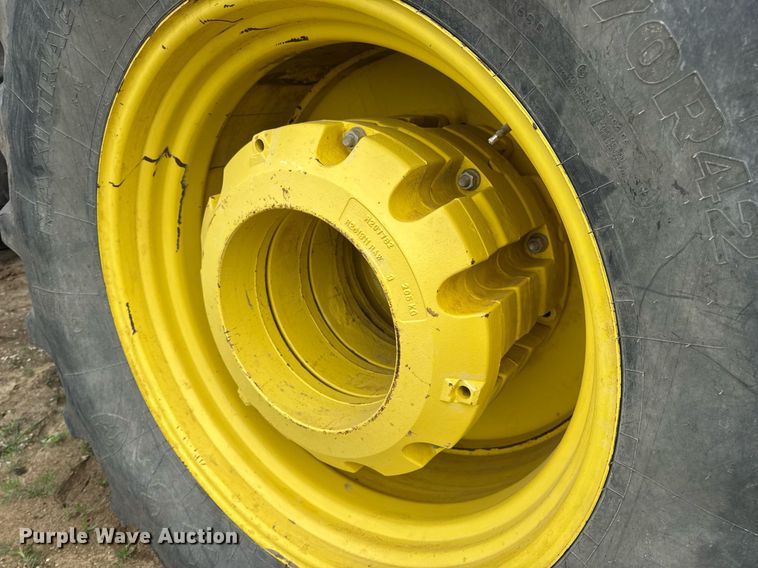 image for item DV4109 2015 John Deere 9520R Scraper Special 4WD tractor