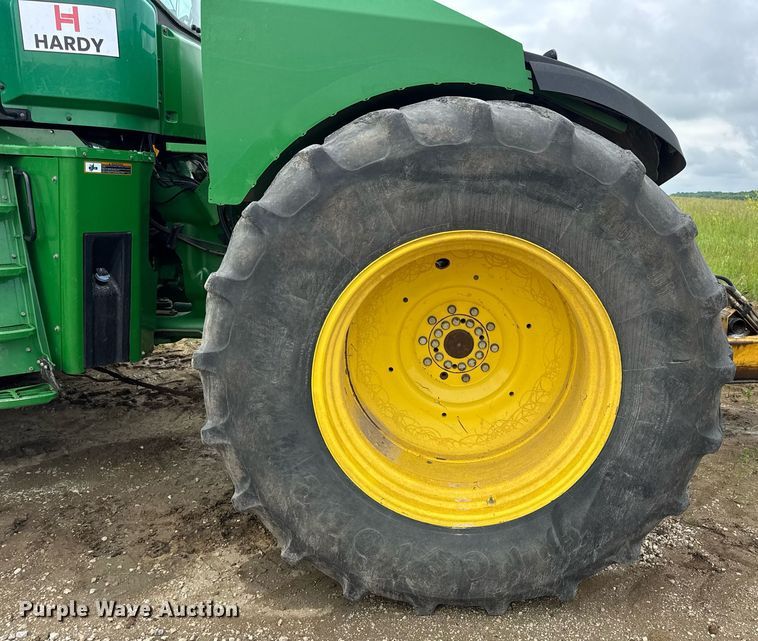 image for item DV4109 2015 John Deere 9520R Scraper Special 4WD tractor