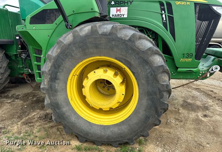 image for item DV4109 2015 John Deere 9520R Scraper Special 4WD tractor