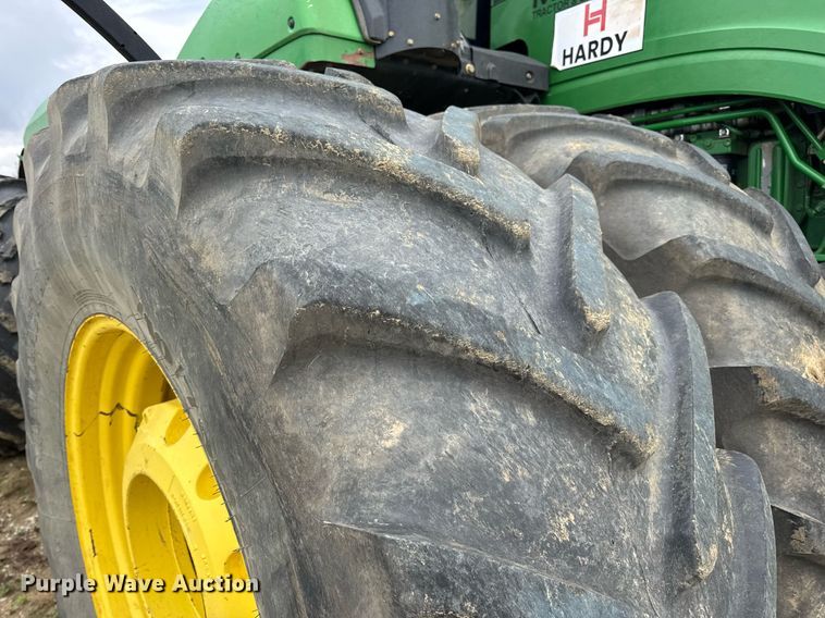 image for item DV4109 2015 John Deere 9520R Scraper Special 4WD tractor