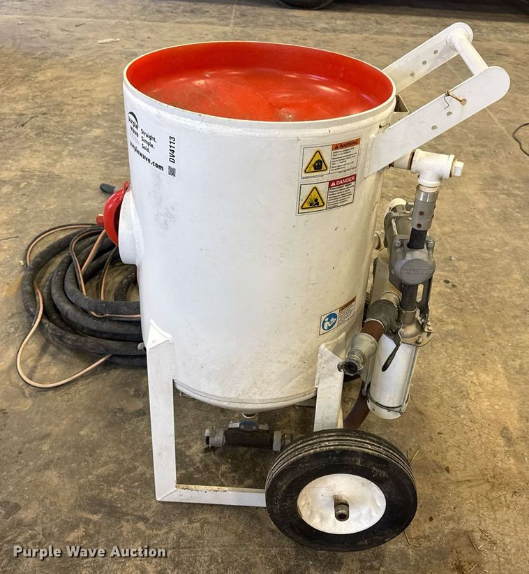 image for item DV4113 2021 Axxiom Manufacturing Schmidt 6.5 C.F sand blaster