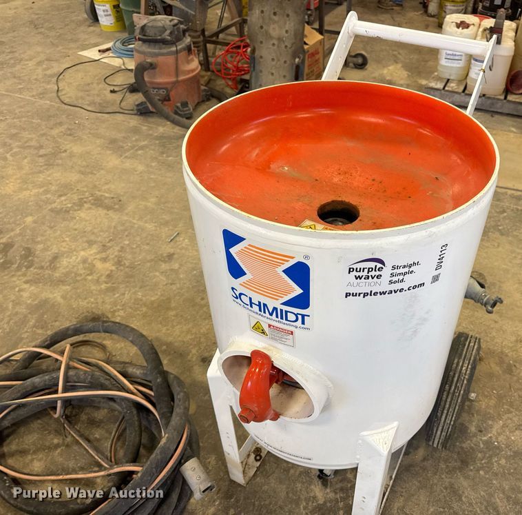 image for item DV4113 2021 Axxiom Manufacturing Schmidt 6.5 C.F sand blaster