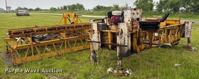 image for item DV4114 Gomaco C-450 bridge deck finisher