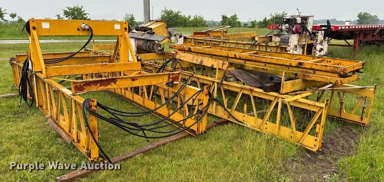 image for item DV4114 Gomaco C-450 bridge deck finisher