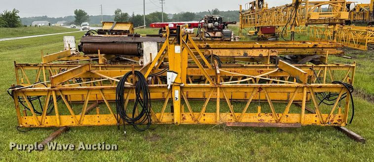 image for item DV4114 Gomaco C-450 bridge deck finisher