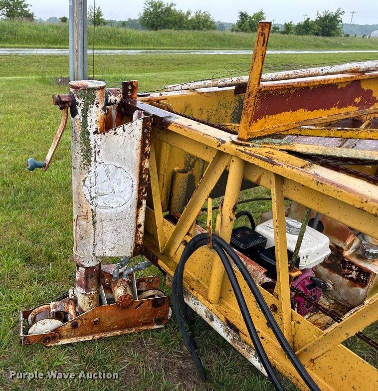 image for item DV4114 Gomaco C-450 bridge deck finisher