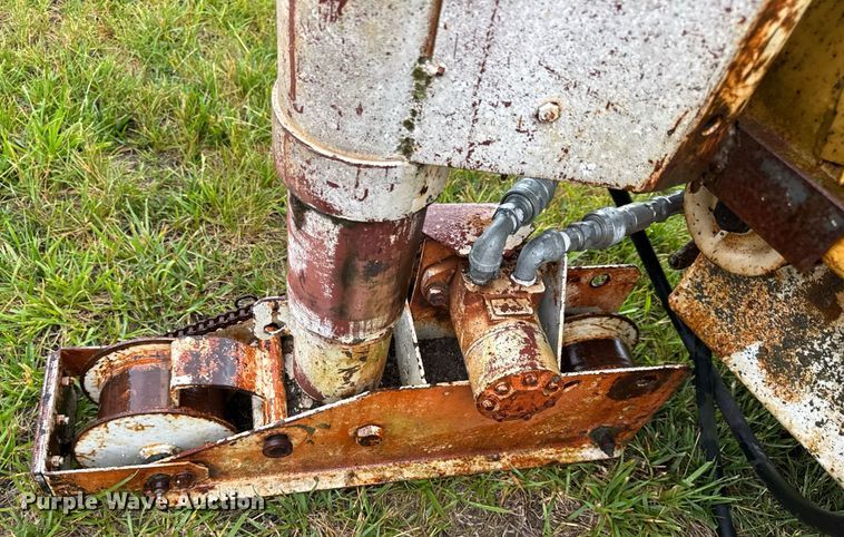 image for item DV4114 Gomaco C-450 bridge deck finisher