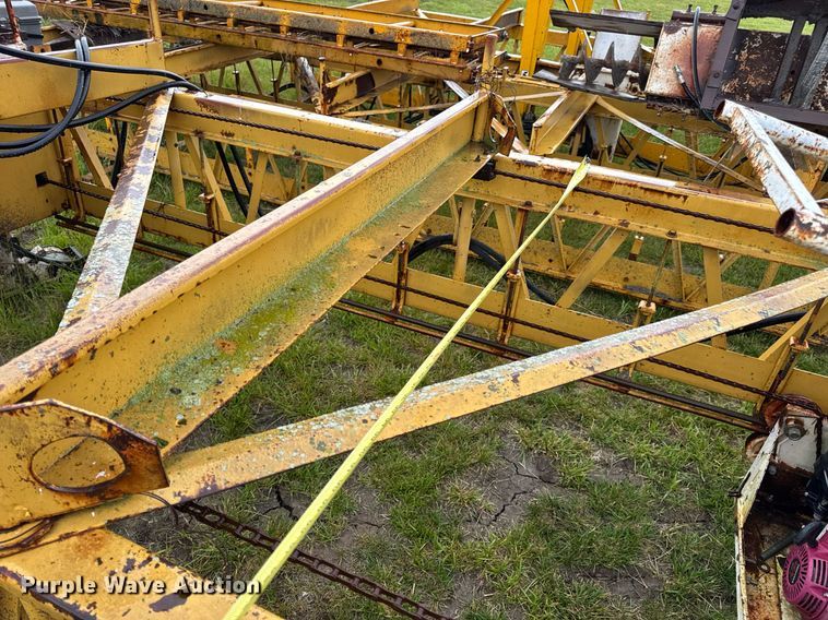 image for item DV4114 Gomaco C-450 bridge deck finisher