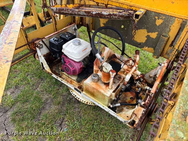 image for item DV4114 Gomaco C-450 bridge deck finisher