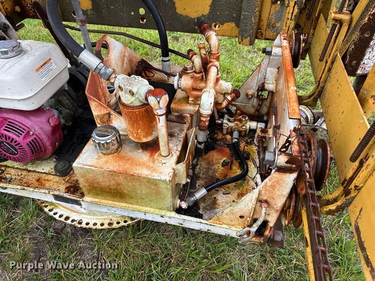 image for item DV4114 Gomaco C-450 bridge deck finisher