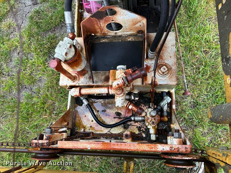 image for item DV4114 Gomaco C-450 bridge deck finisher