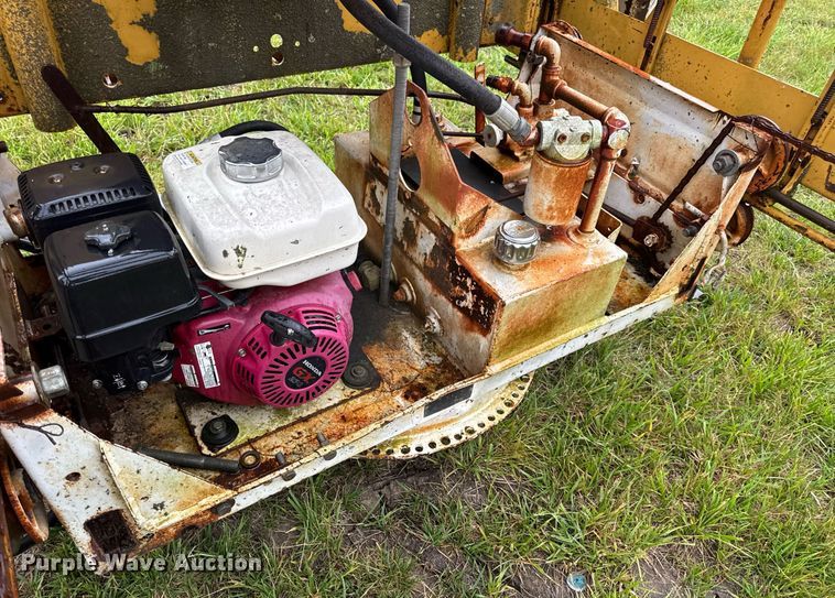 image for item DV4114 Gomaco C-450 bridge deck finisher