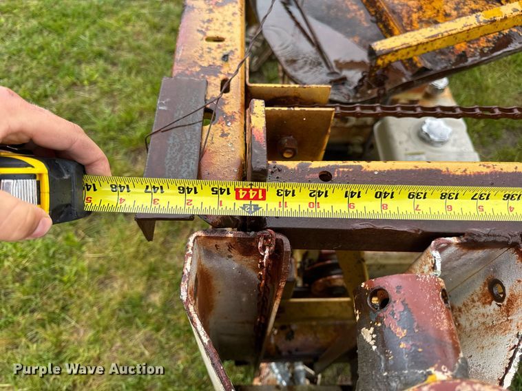 image for item DV4114 Gomaco C-450 bridge deck finisher