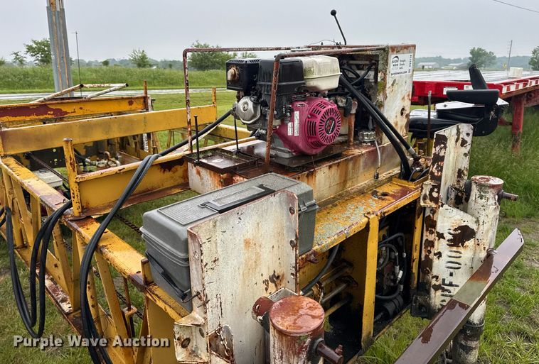 image for item DV4114 Gomaco C-450 bridge deck finisher