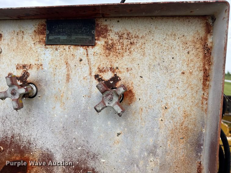 image for item DV4114 Gomaco C-450 bridge deck finisher