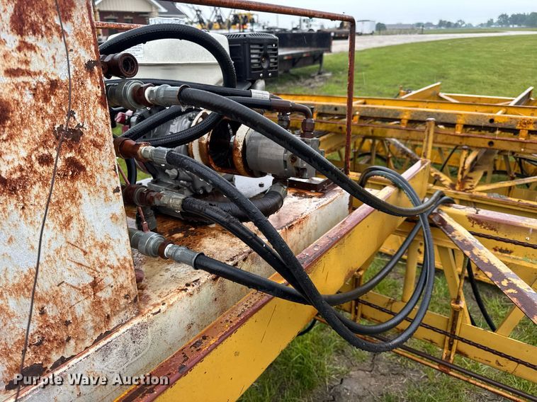 image for item DV4114 Gomaco C-450 bridge deck finisher