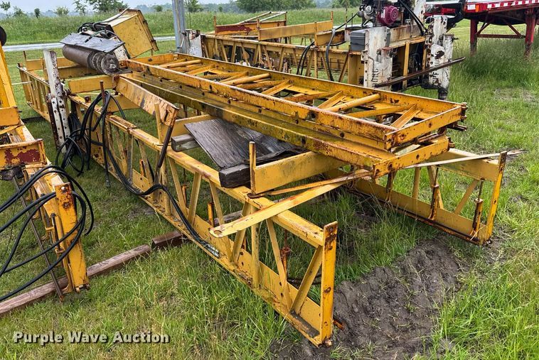 image for item DV4114 Gomaco C-450 bridge deck finisher